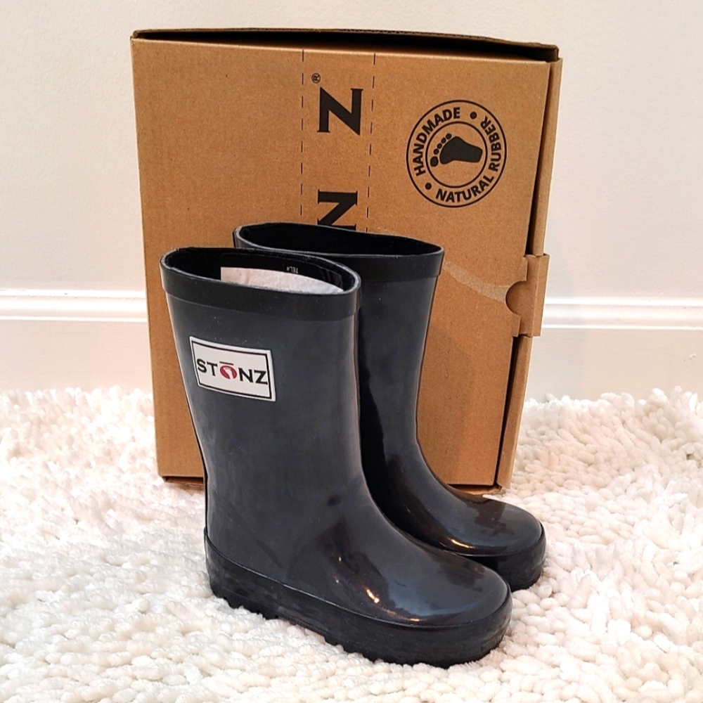 Stonz Snow and Rain Boots Grey and Black